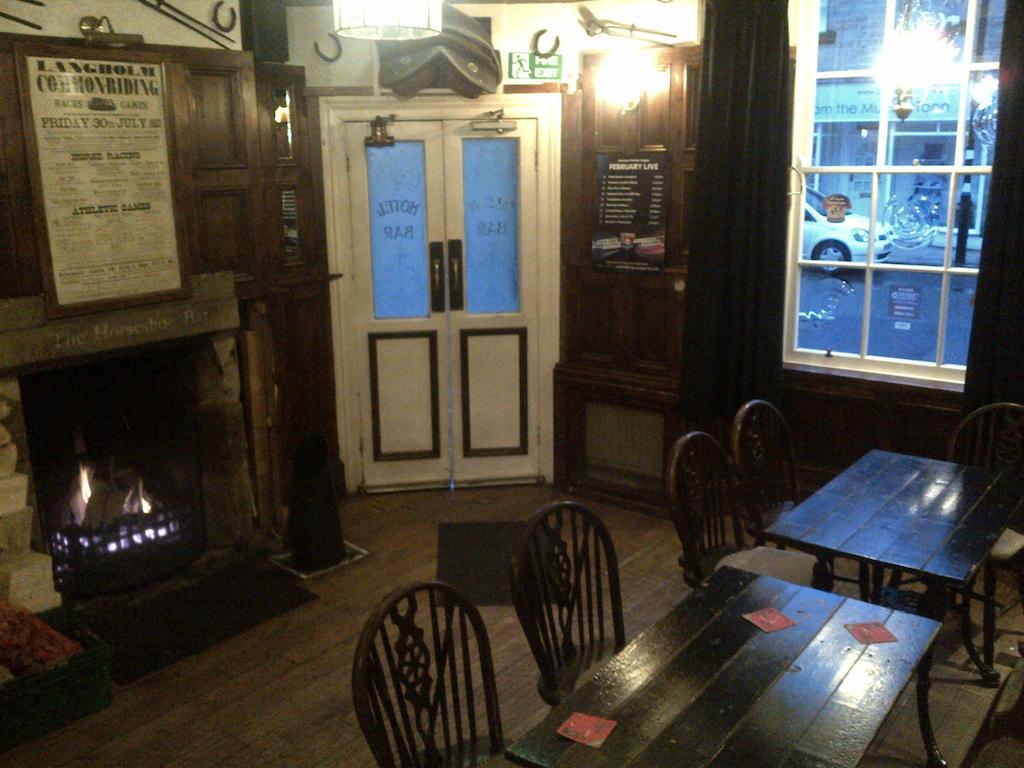 Crown Hotel Langholm Exterior photo